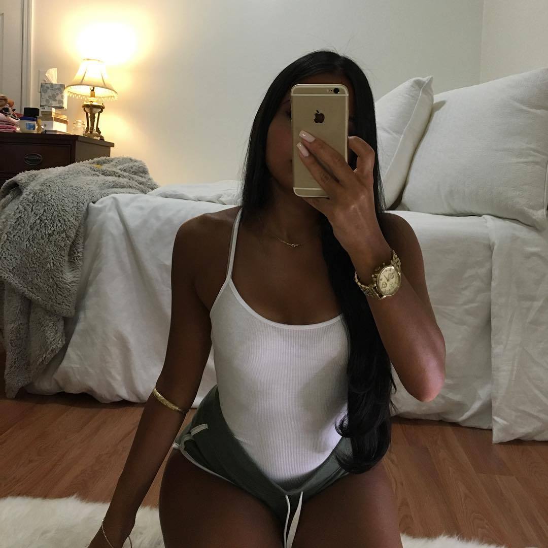 belle meuf nue dans le 04 pour sexe