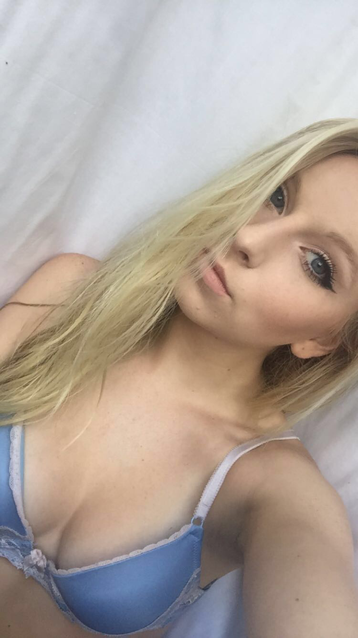 femme chaude dans le 14 exhib pour baiser