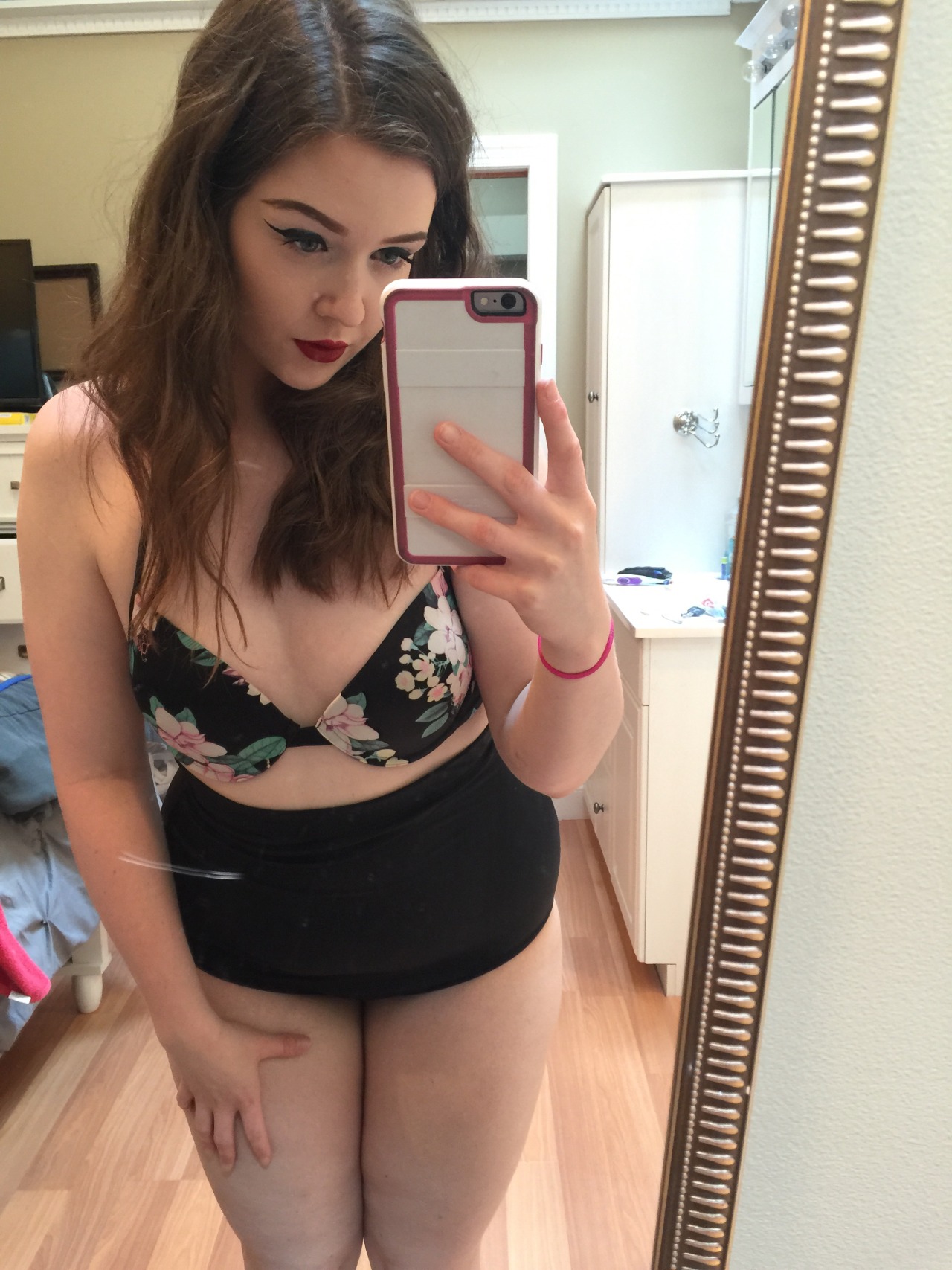 joli cul de belle femme du 80 hot