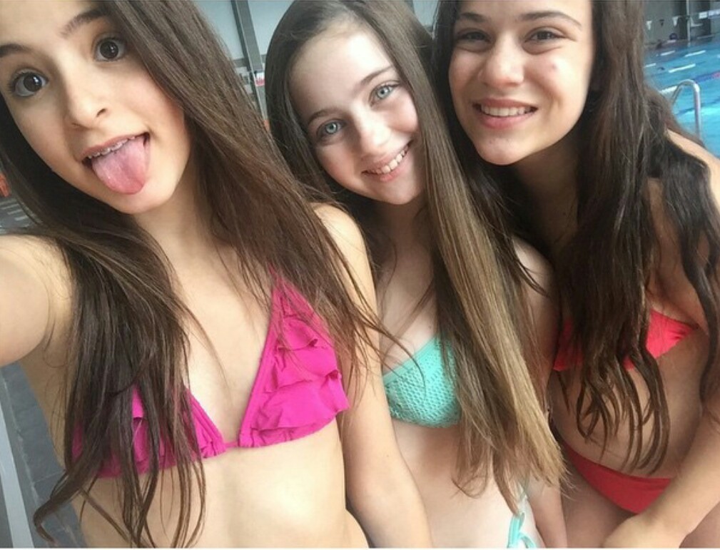 meuf ultra sexy et nue dans le 14