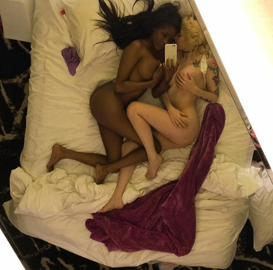 meuf ultra sexy et nue dans le 87