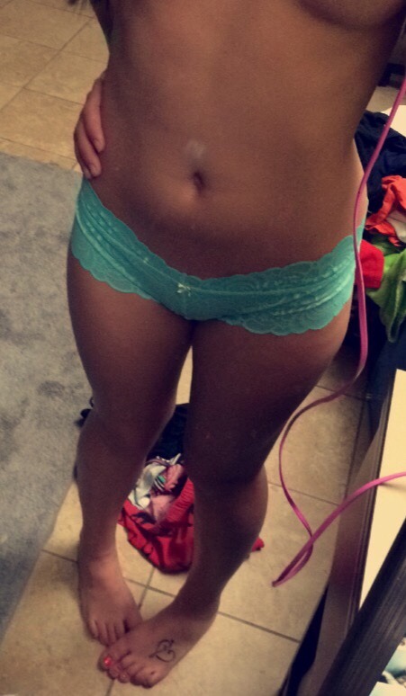 photo hot de femme nue du 52