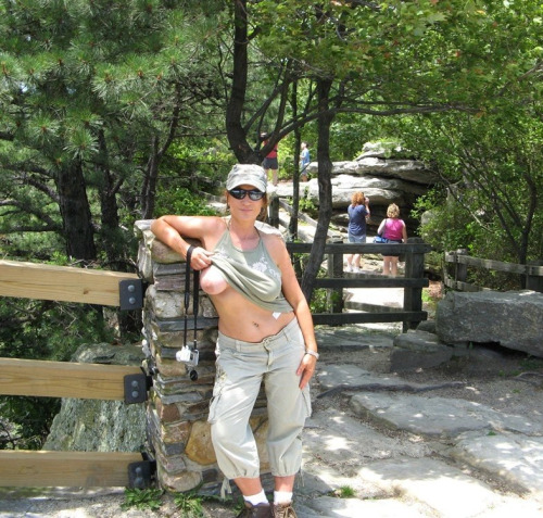 photo sexe de femme mature chatte rasée dans le 40